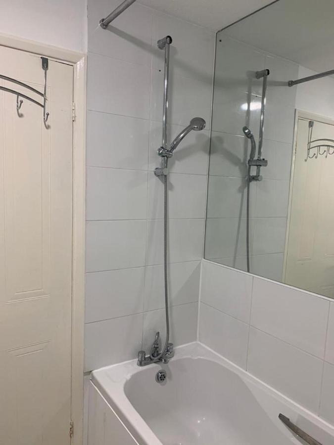 Charming 2-Bed House In London Villa Kültér fotó