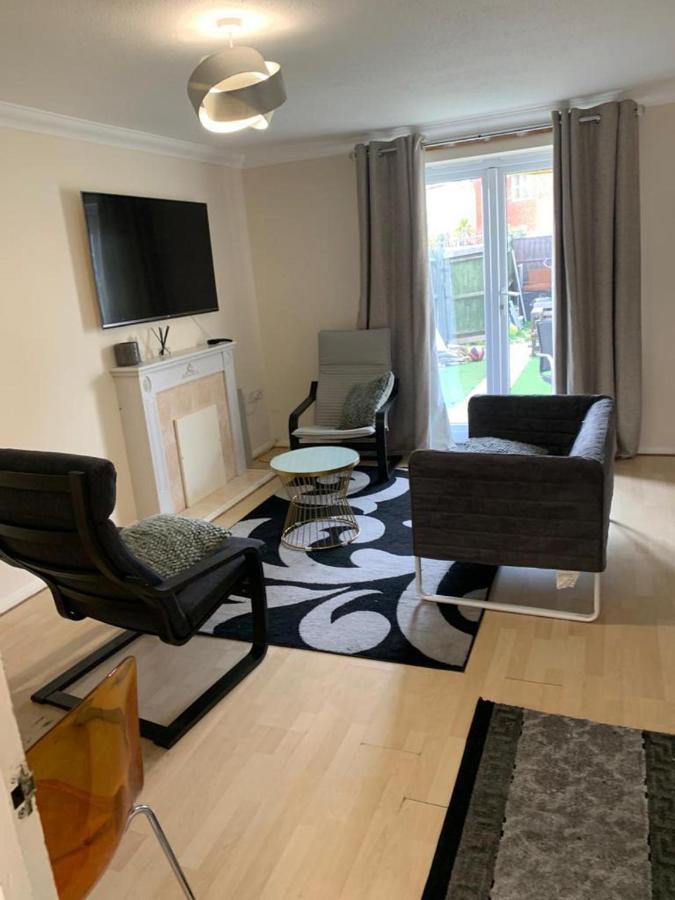 Charming 2-Bed House In London Villa Kültér fotó