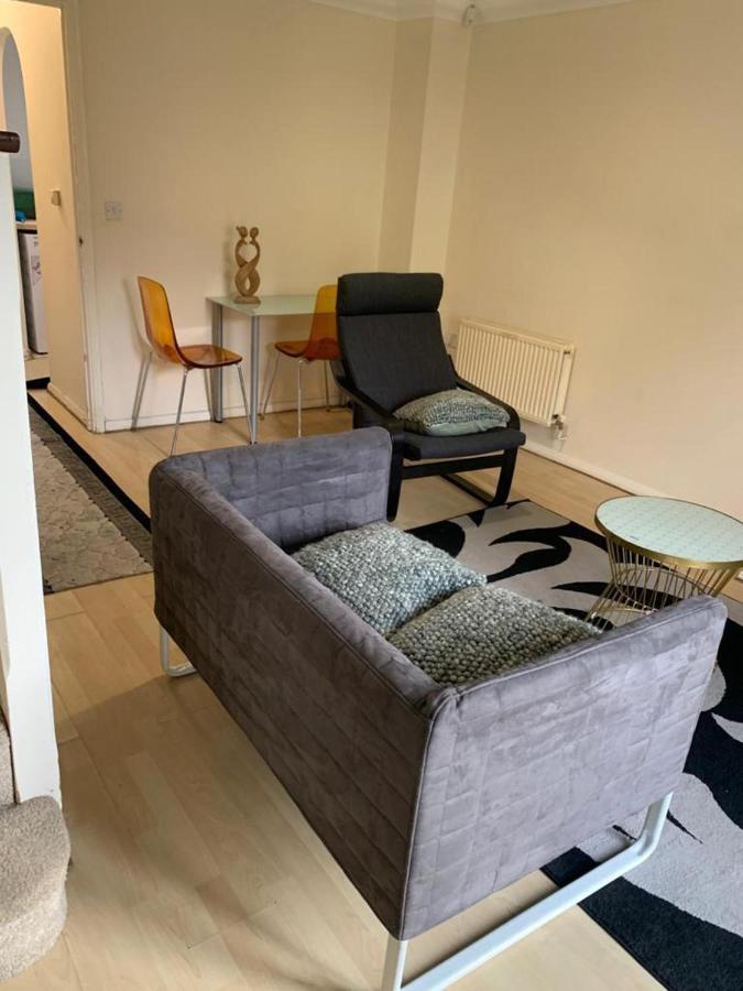 Charming 2-Bed House In London Villa Kültér fotó